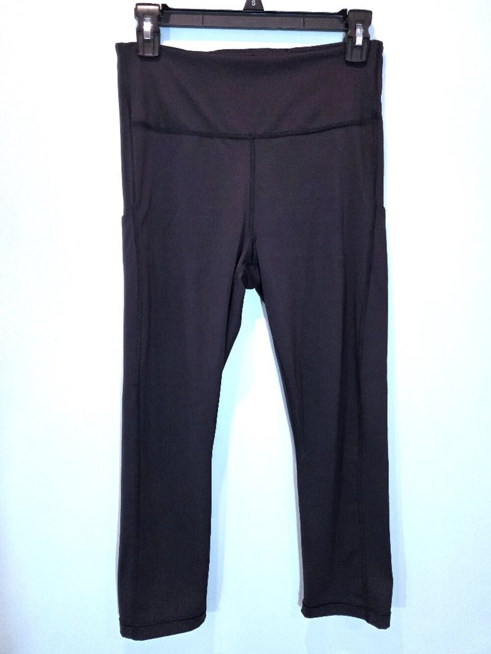 Athleta Black Ultimate Stash Pocket Capri Leggings Size M